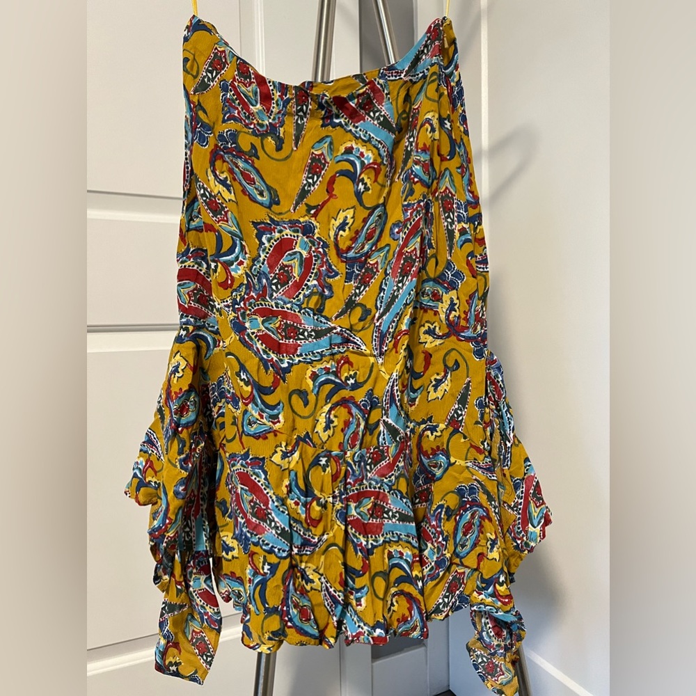 Asymmetrical skirt